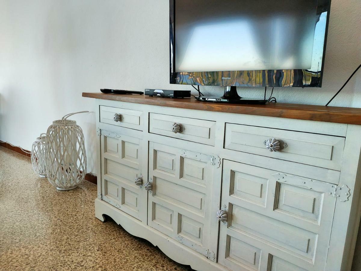 White - Enjoytheseaincolonia We Rent Only From Sat To Sat Apartment Colònia de Sant Jordi